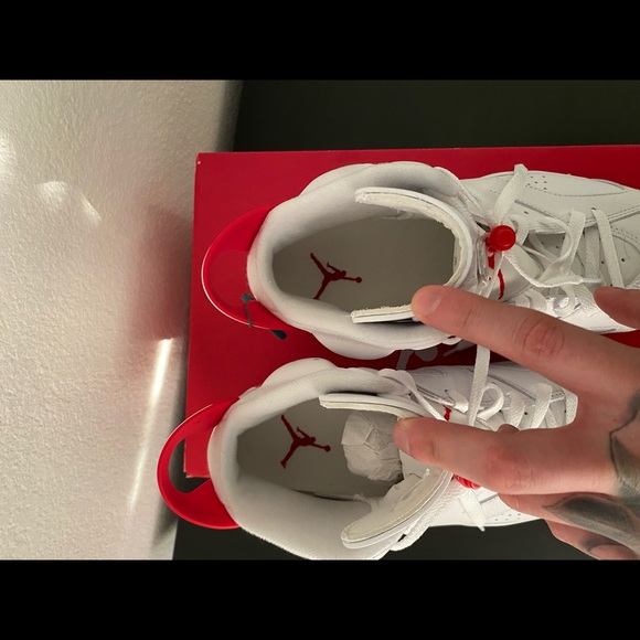 Jordan 6 size 9.5 - Picture 3 of 5